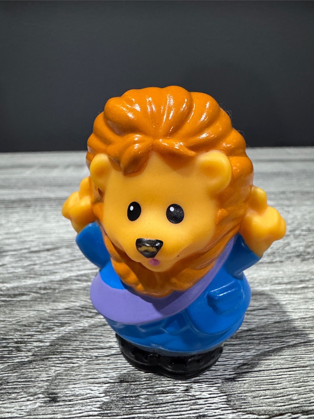 Fisher-Price | Little People Animalville: Mayor Linus King (2009) - Toy Figure